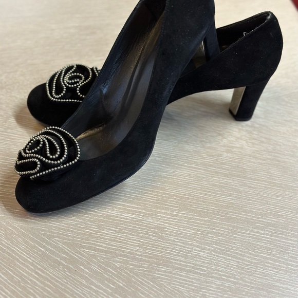 In classic black suede with perfect round toe.Great condition & comfortable 👠 - Picture 2 of 4